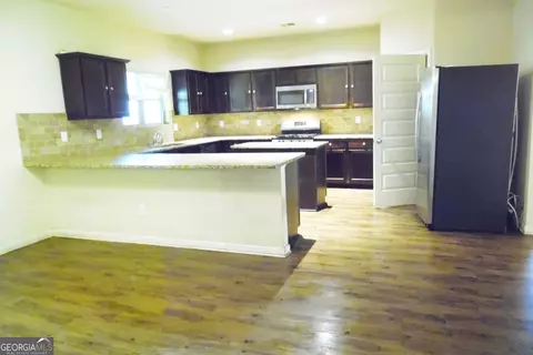 Kitchen - 55 Silver Willow Ct, Covington, GA 30016 photo 1 of 7
