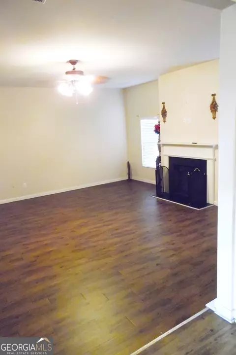 Living - 55 Silver Willow Ct, Covington, GA 30016 photo 9 of 9