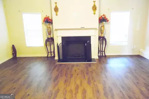Living - 55 Silver Willow Ct, Covington, GA 30016 photo 5 of 9