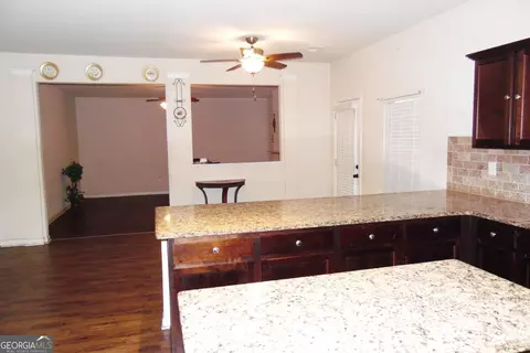 Kitchen - 55 Silver Willow Ct, Covington, GA 30016 photo 4 of 7