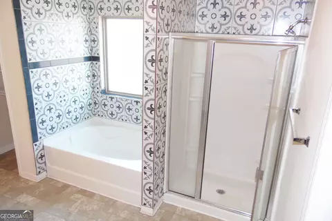 Bath - 55 Silver Willow Ct, Covington, GA 30016 photo 8 of 17