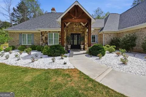 931 Antrim Glen Dr, Hoschton, GA 30548