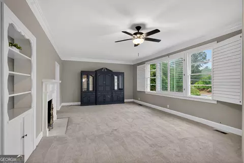 Living - 603 Piney Woods Dr, Lagrange, GA 30240 photo 3 of 5
