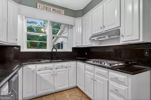 Kitchen - 603 Piney Woods Dr, Lagrange, GA 30240 photo 4 of 4