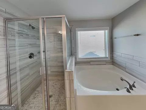 Bath - 1921 Cobblefield Cir, Dacula, GA 30019 photo 5 of 10