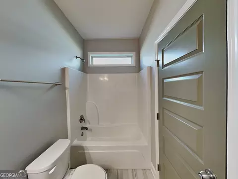 Bath - 1921 Cobblefield Cir, Dacula, GA 30019 photo 9 of 10