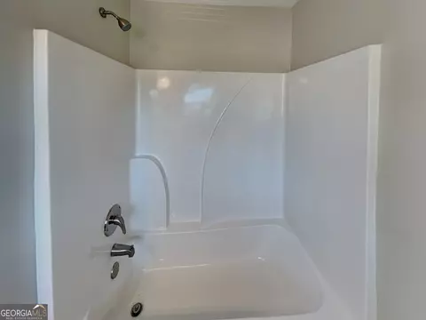 Bath - 1921 Cobblefield Cir, Dacula, GA 30019 photo 7 of 10