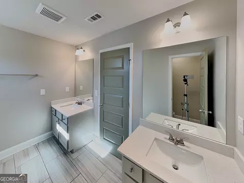 Bath - 1921 Cobblefield Cir, Dacula, GA 30019 photo 2 of 10