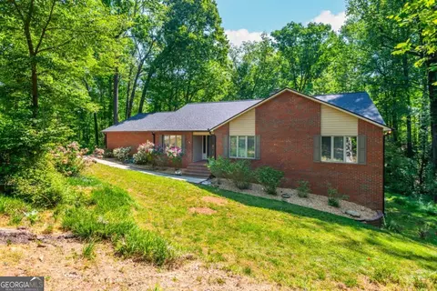4250 Red Fox Trl, Oakwood, GA 30566