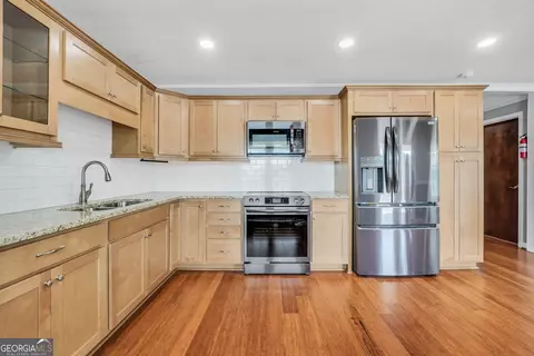 Kitchen - 260 Arrow Point Rd, Jackson, GA 30233 photo 1 of 7