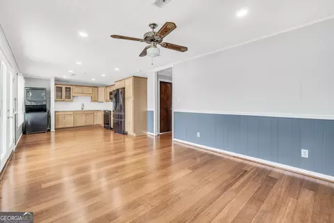 Living - 260 Arrow Point Rd, Jackson, GA 30233 photo 3 of 8