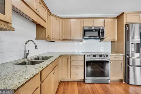 Kitchen - 260 Arrow Point Rd, Jackson, GA 30233 photo 3 of 7