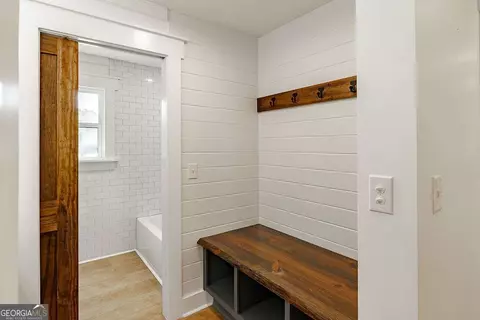 Entry Way - 1410 Old Bishop Rd, Bishop, GA 30621 photo 4 of 4