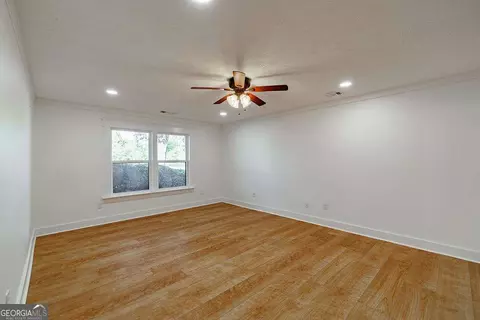 Living - 1410 Old Bishop Rd, Bishop, GA 30621 photo 7 of 7