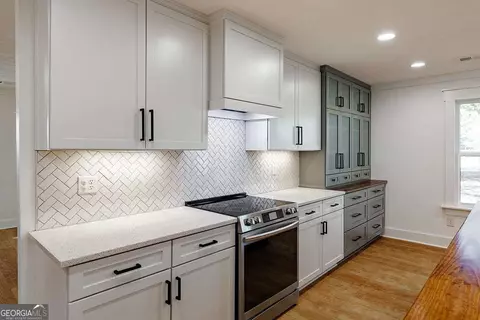 Kitchen - 1410 Old Bishop Rd, Bishop, GA 30621 photo 4 of 5