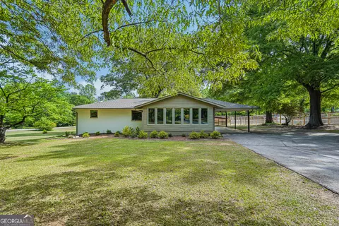 1679 Seayes Rd SW, Mableton, GA 30126