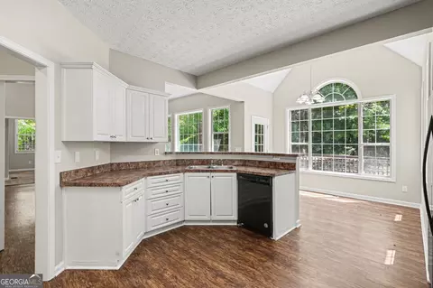 Kitchen - 110 Mosby Creek Dr, Hampton, GA 30228 photo 2 of 2