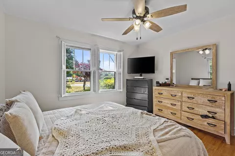Bedroom - 606 Rose Ln, Toccoa, GA 30577 photo 3 of 4