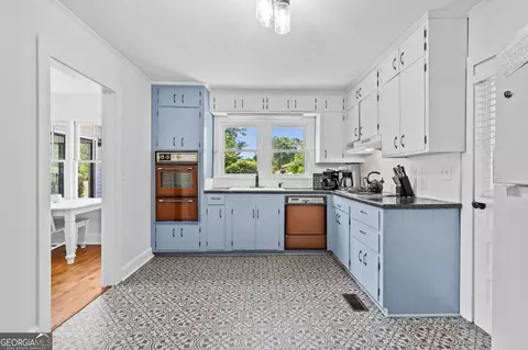 Kitchen - 606 Rose Ln, Toccoa, GA 30577 photo 1 of 2