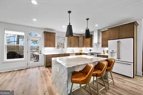 301 Penny Ct, Sandy Springs, GA 30328