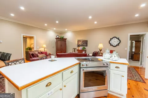 Kitchen - 865 Stark Rd, Jackson, GA 30233 photo 5 of 6