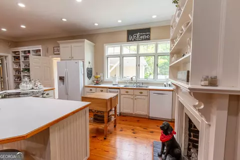 Kitchen - 865 Stark Rd, Jackson, GA 30233 photo 3 of 6