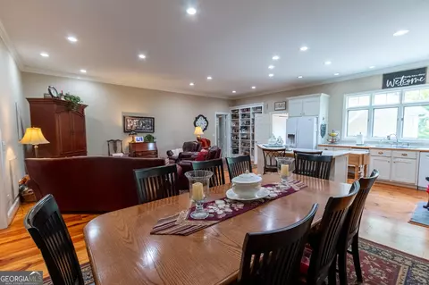 Dining - 865 Stark Rd, Jackson, GA 30233 photo 6 of 7