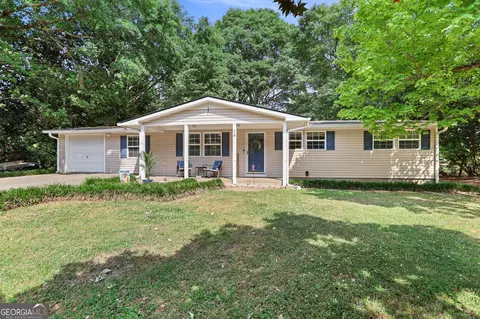 74 Michael Dr, Newnan, GA 30263