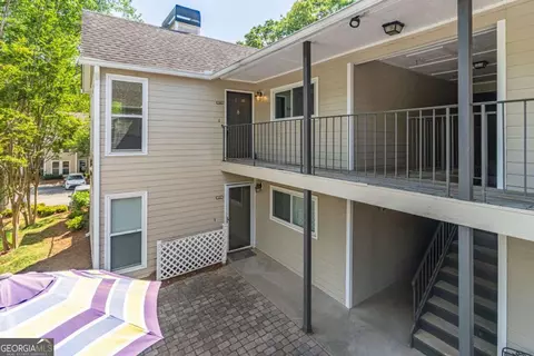 1103 Lake Pointe Cir, Roswell, GA 30075