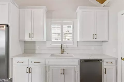 Kitchen - 135 Serenity Ln, St. Simons, GA 31522 photo 3 of 6