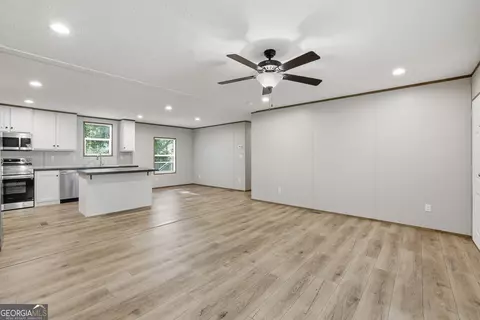 Living - 466 Cherry Cir, Cornelia, GA 30531 photo 2 of 2