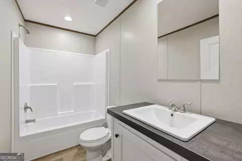 Bath - 466 Cherry Cir, Cornelia, GA 30531 photo 3 of 3