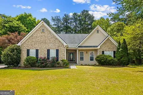 3785 Brushy Wood Dr, Loganville, GA 30052