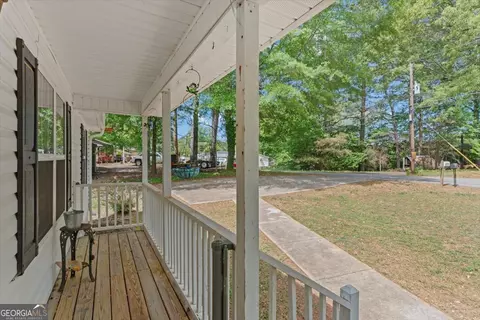 Exterior - 147 Park Heights St, Buchanan, GA 30113 photo 6 of 16