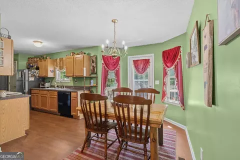 Dining - 147 Park Heights St, Buchanan, GA 30113 photo 2 of 3