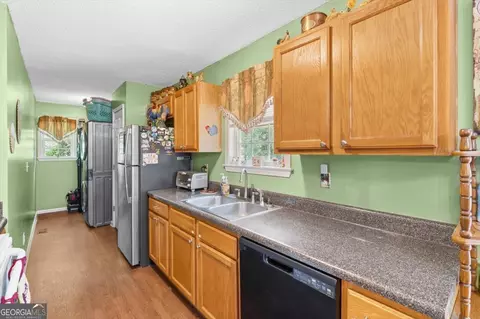 Kitchen - 147 Park Heights St, Buchanan, GA 30113 photo 1 of 2
