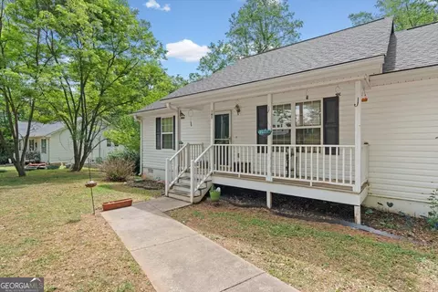 Exterior - 147 Park Heights St, Buchanan, GA 30113 photo 5 of 16