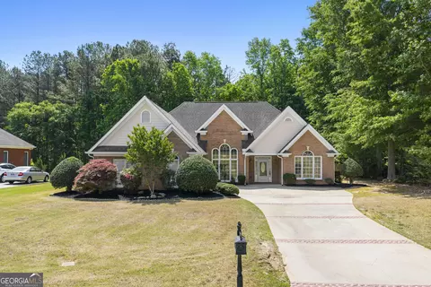 681 Templeton Dr, Loganville, GA 30052