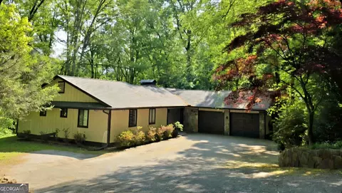 414 Leaning Chimney Dr, Clayton, GA 30525