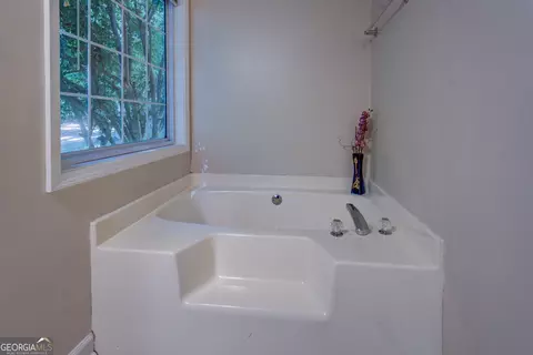 Bath - 1295 Cornish Mountain Rd, Covington, GA 30014 photo 2 of 5