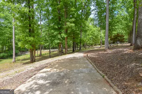 Exterior - 215 Trails End, Williamson, GA 30292 photo 16 of 35