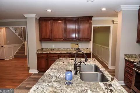 Kitchen - 215 Trails End, Williamson, GA 30292 photo 5 of 8