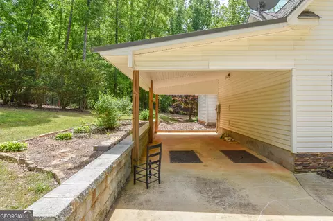 Exterior - 215 Trails End, Williamson, GA 30292 photo 10 of 35