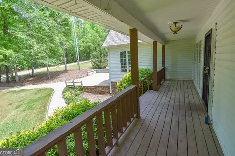 Exterior - 215 Trails End, Williamson, GA 30292 photo 32 of 35