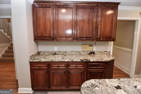 Kitchen - 215 Trails End, Williamson, GA 30292 photo 6 of 8