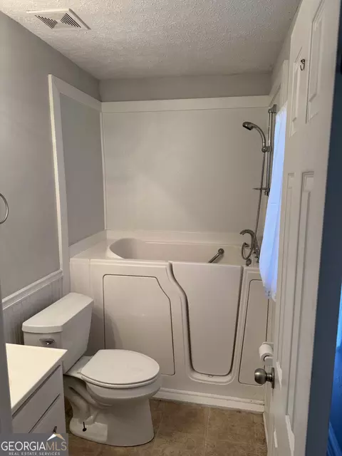 Bath - 770 Starrsville Rd, Covington, GA 30014 photo 2 of 2
