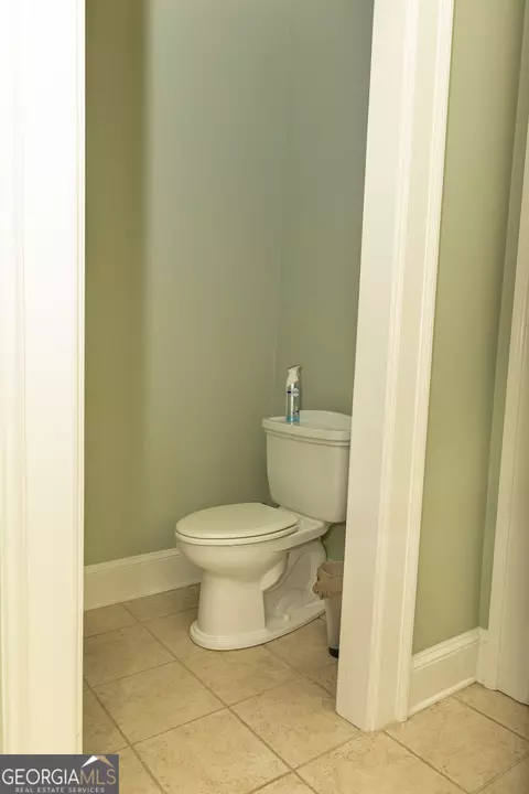Bath - 102 Arbor Ct, Dublin, GA 31021 photo 4 of 8