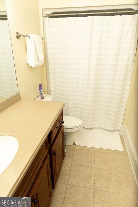 Bath - 102 Arbor Ct, Dublin, GA 31021 photo 7 of 8