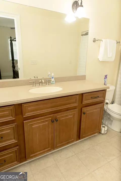 Bath - 102 Arbor Ct, Dublin, GA 31021 photo 8 of 8