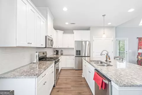 Kitchen - 509 Lago Ct, Lagrange, GA 30241 photo 3 of 3